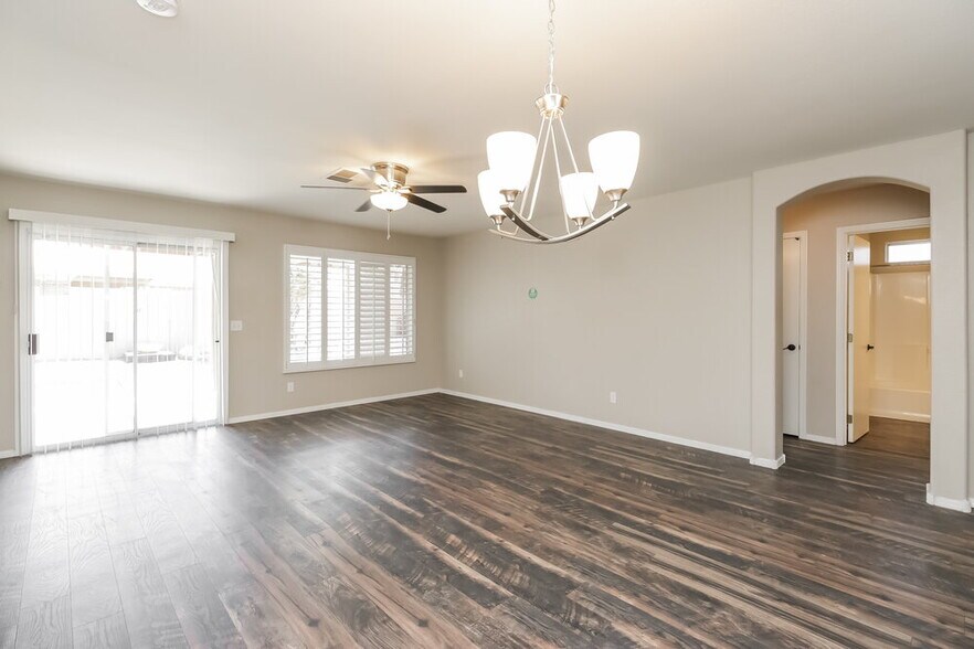 Building Photo - 1283 S Anvil Pl