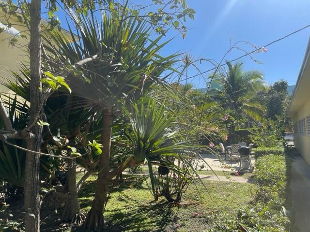 Building Photo - 101 N Lakeside Dr