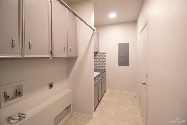 Building Photo - 5404 N 5th St
