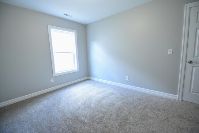 Building Photo - 1750 Meadowlark Ln