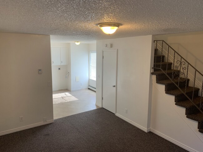 Building Photo - 835 E 275 N