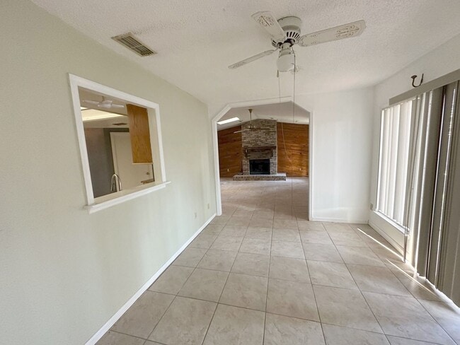 Building Photo - Charming 3-Bedroom Pool Home on a Quiet Cul-de-Sac in Rosemont