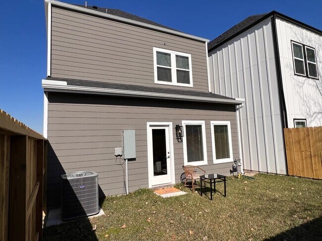 Building Photo - 414 Stonework Sage Ln