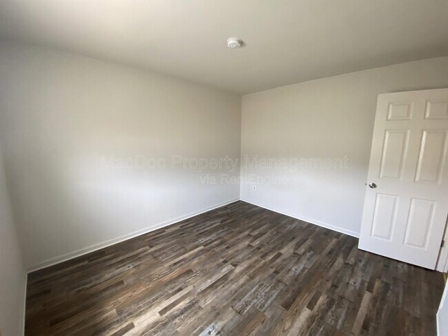 Building Photo - 110 Hughey Ct