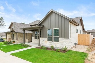 Building Photo - 183 Glocken Ln