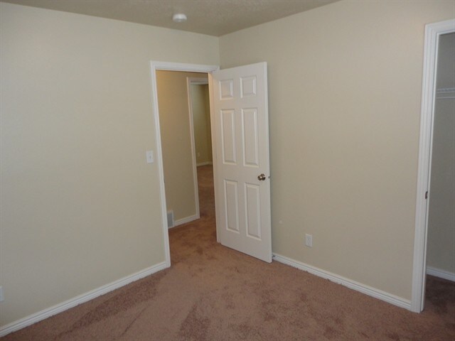 Building Photo - 7489 S Valley Maple Dr