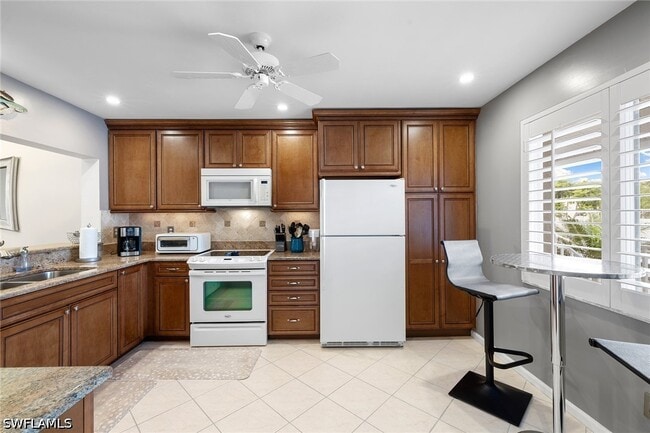 Building Photo - 6900 Dennis Cir