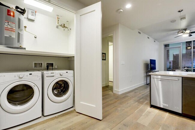 Building Photo - 222 West Ave