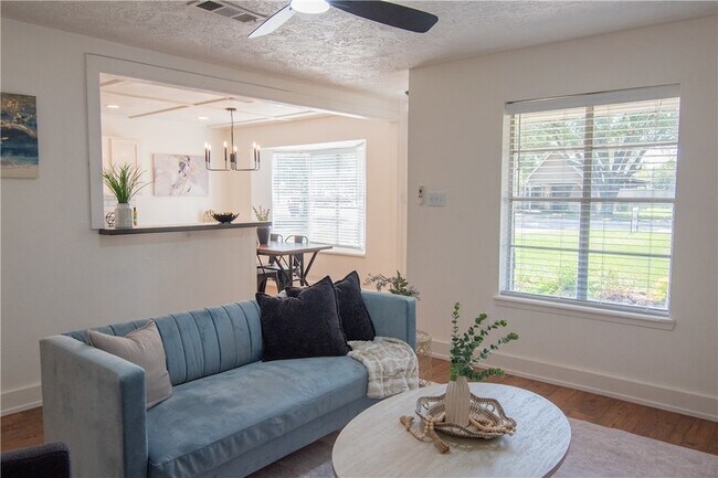 Building Photo - 3213 Heatherwood Dr