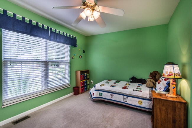 Building Photo - 1620 Dahlia Ct