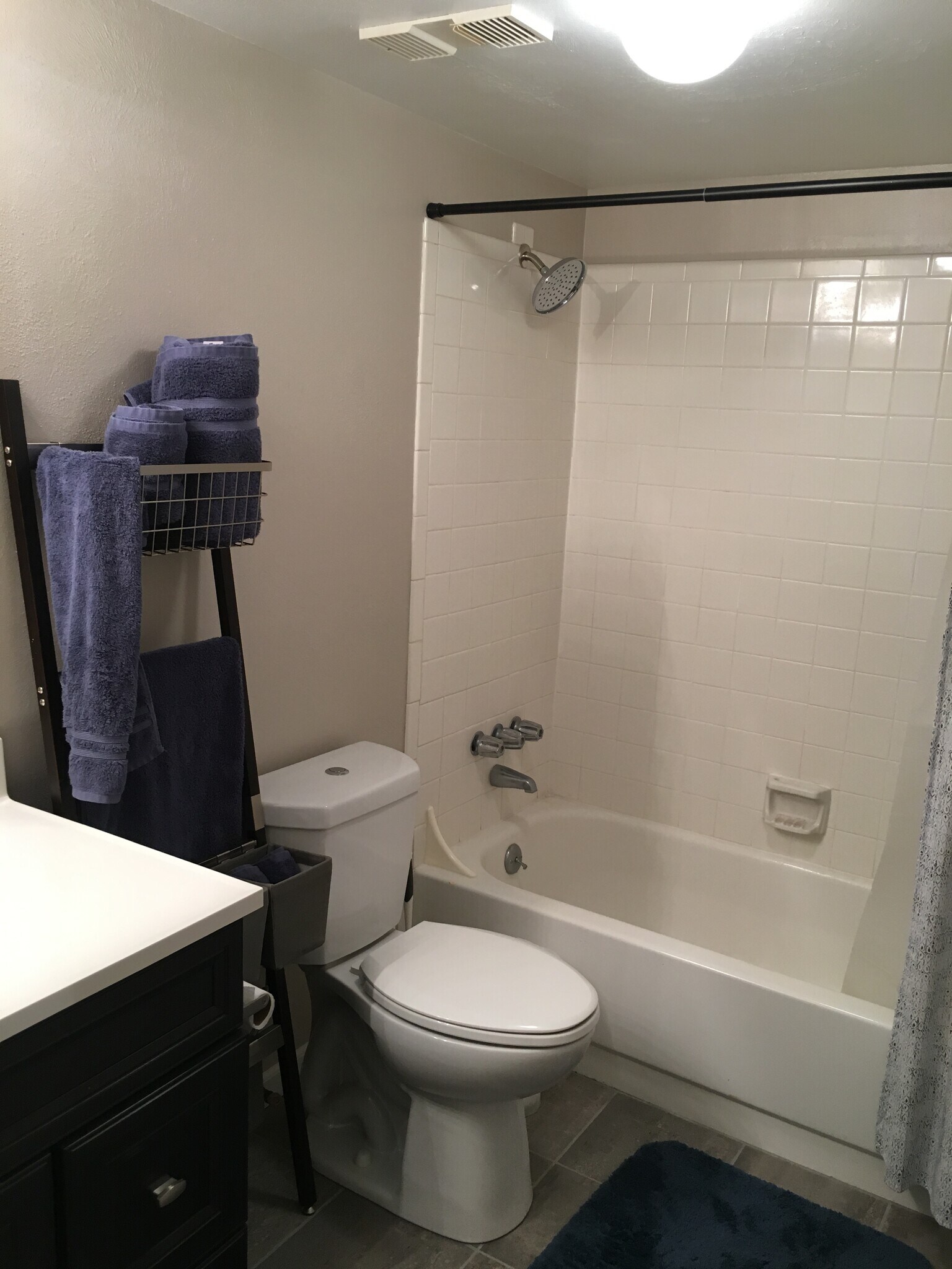 Building Photo - 7395 E Eastman Ave