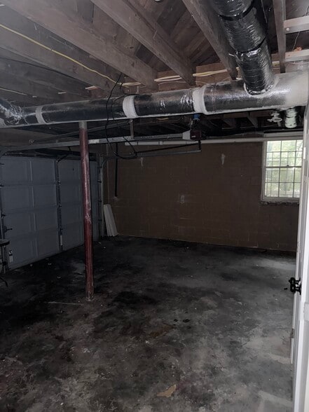 Garage - 5345 Orchard Pl