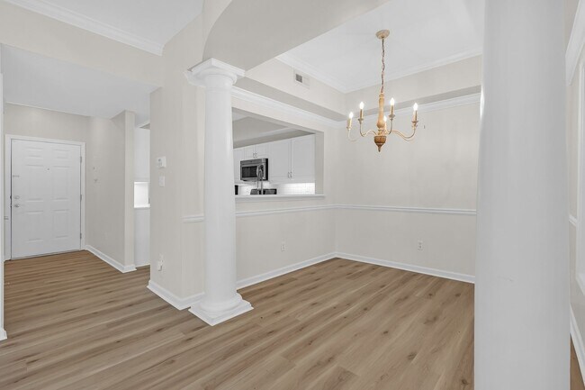 Building Photo - Gated Community In The Heart of Buckhead.