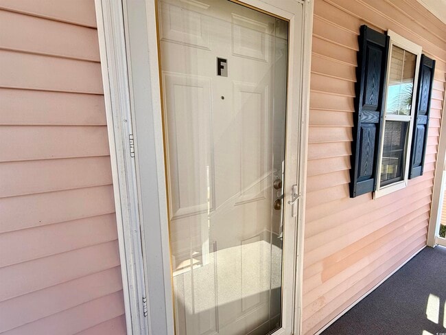 Building Photo - 628 Waterway Village Blvd