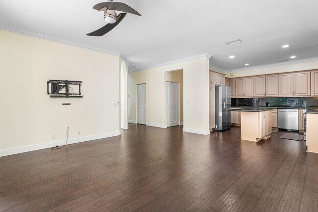 Building Photo - 1325 Camellia Cir