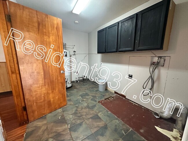 Building Photo - 3 Bed 1 bath home