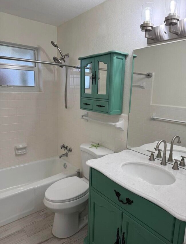 Building Photo - 3393 NE Sandra Dr