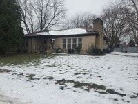 Building Photo - 3 Bedroom Single Family Home