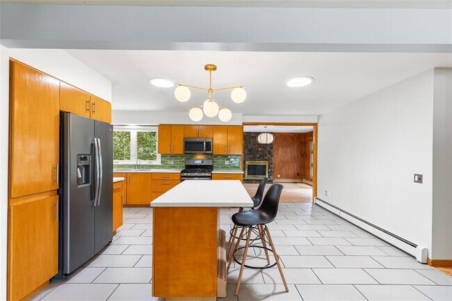 Building Photo - 2 Wardlaw Ct