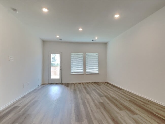Building Photo - 23792 Patchouli Ter Dr
