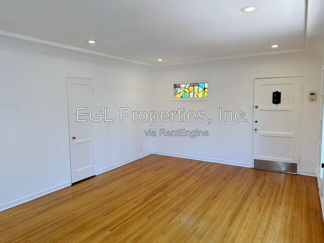 Building Photo - 1016 1/2 South Crescent Heights Boulevard