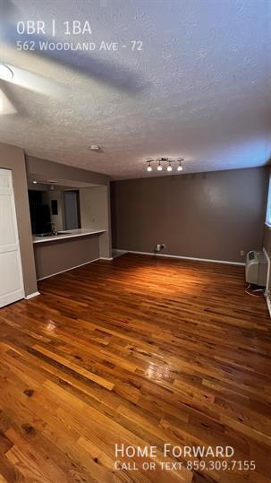 Building Photo - 562 Woodland Ave