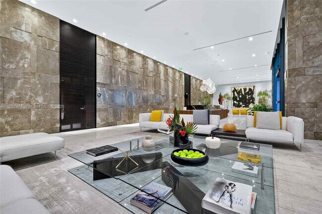 Building Photo - 480 NE 31st St