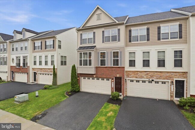 Building Photo - 4719 Cambria Rd