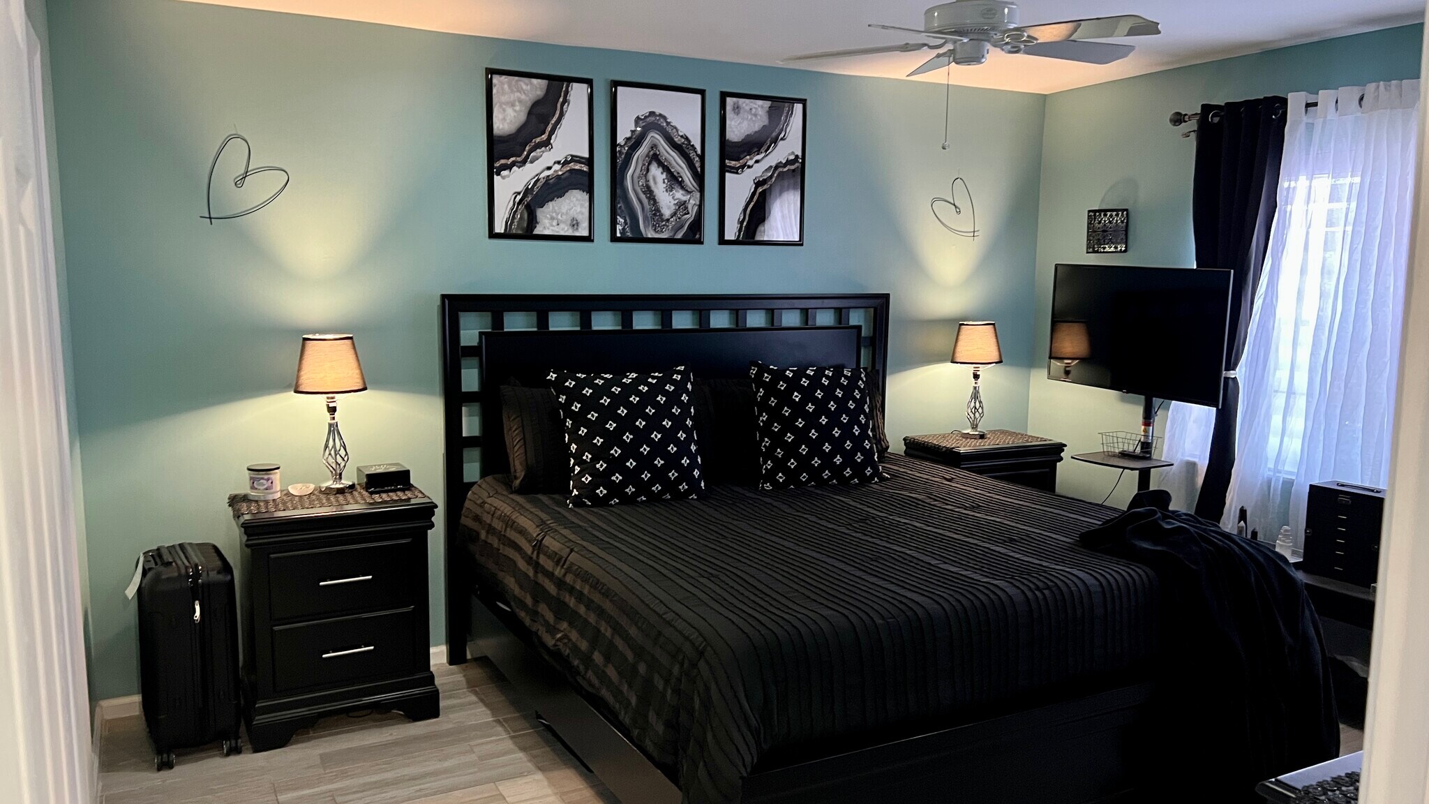 Extremely Spacious Master Bedroom - 140 S Cypress Rd