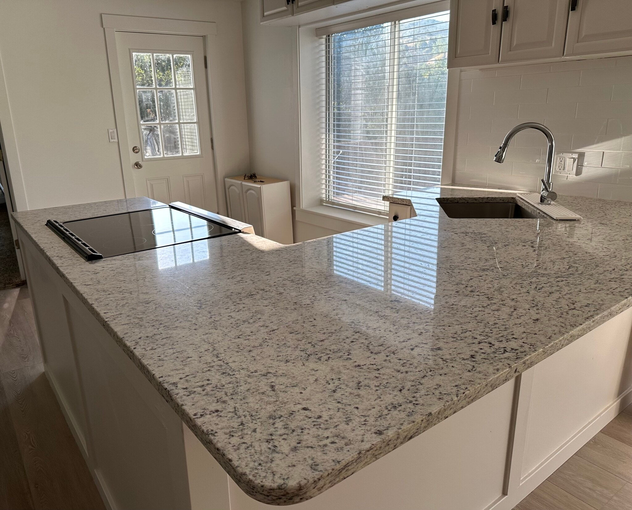 New granite - 308 Hillside Cir