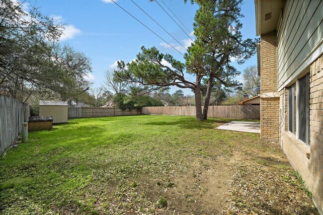 Building Photo - 7803 Goldengrove Dr