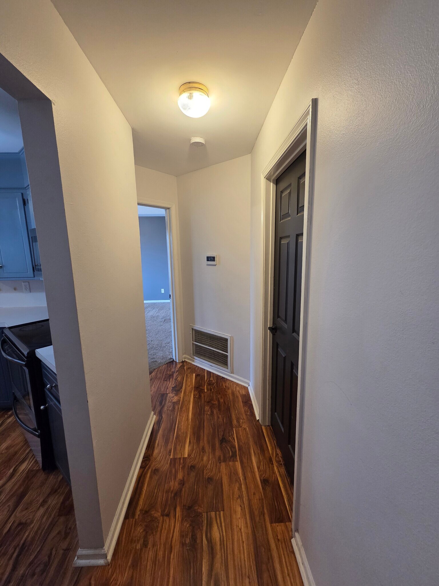 Building Photo - 3002 Oakbrook