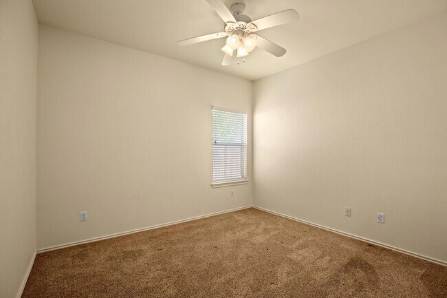 Building Photo - 148 Pecanwood N