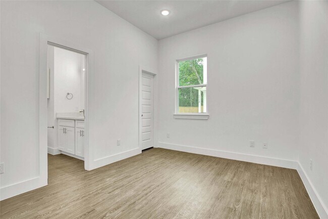 Building Photo - 4512 Brinkley St