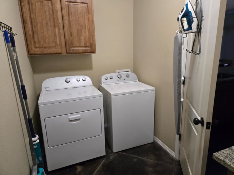 Building Photo - 6203 Nancy Ellen St