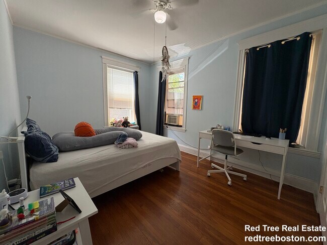 Building Photo - 184 St Paul St