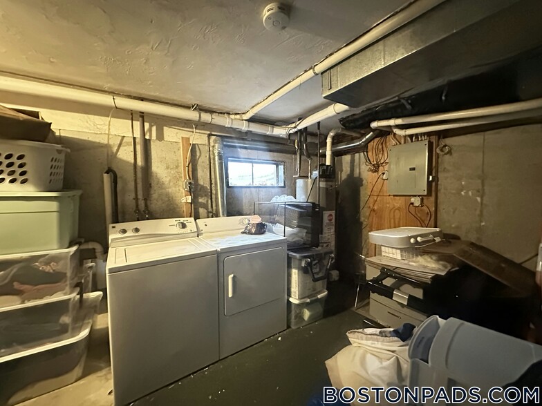 Building Photo - 174 Calumet St