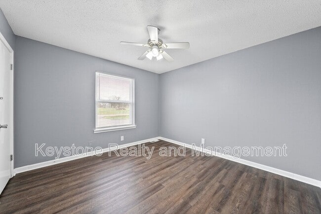 Building Photo - 1269 State Line Rd