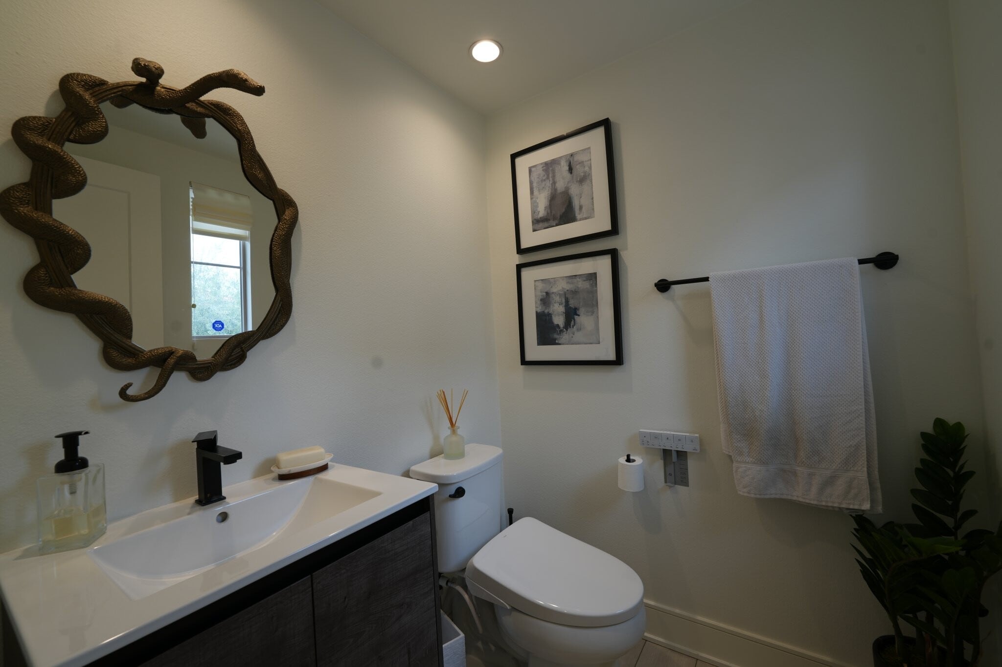 Building Photo - 145 Plum Lily
