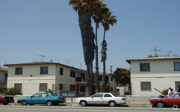 Building Photo - 11473-11477 Sherman Way