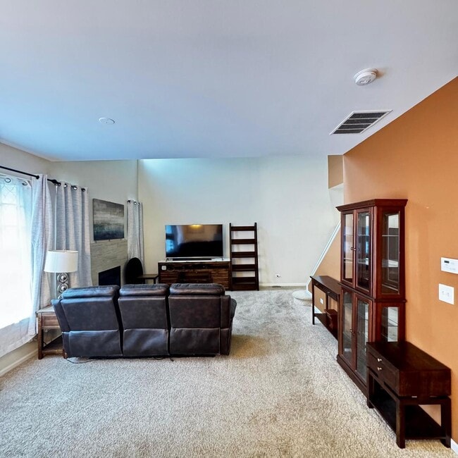 Building Photo - 5362 Wildspring Dr