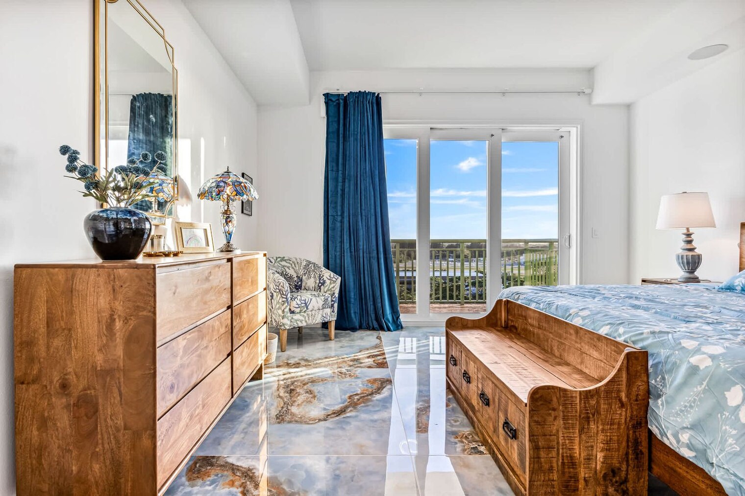 Building Photo - 605 Kemp St