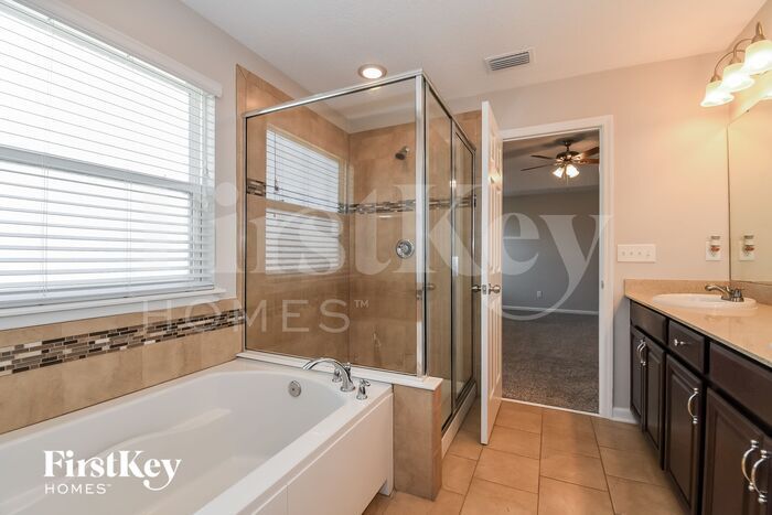 Building Photo - 7031 Azalea Grove Dr