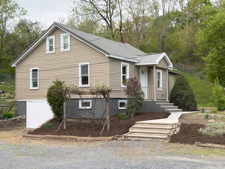 Building Photo - 93 N Greenview Rd