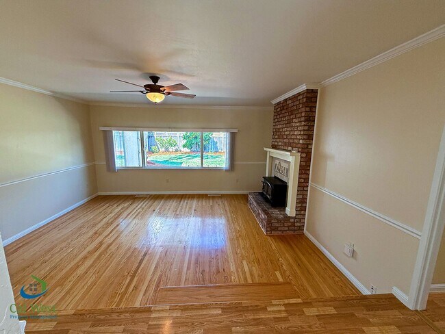 Building Photo - $5195 - Beautiful 4 Bed/2 Ba Cambrian Park Home Available Now!