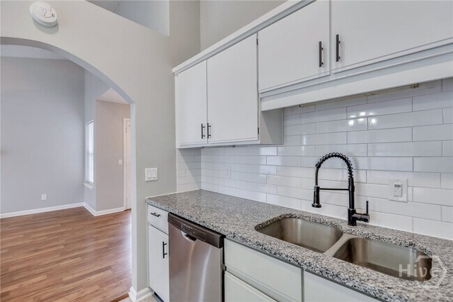 Building Photo - 34 Quail Forest Dr