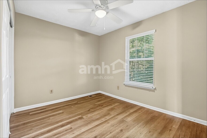 Building Photo - 5079 Rockdale Rd