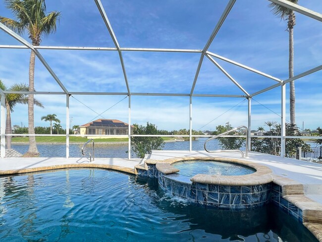Building Photo - Cape Coral Pool Home with Canal!