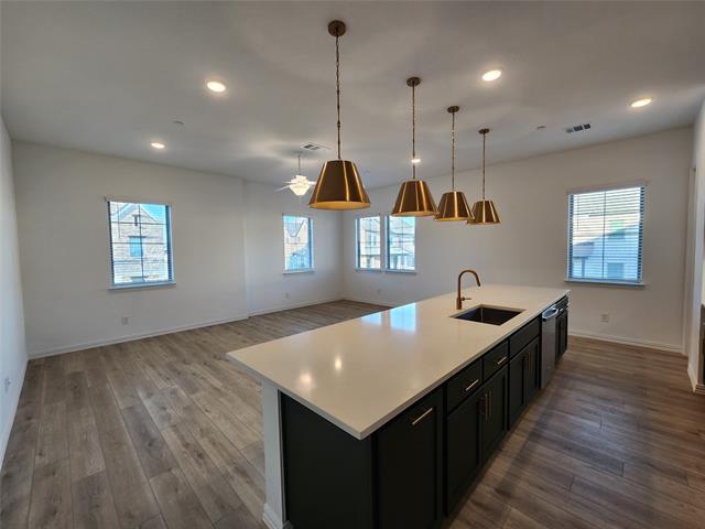 Building Photo - 634 Redwood Wy