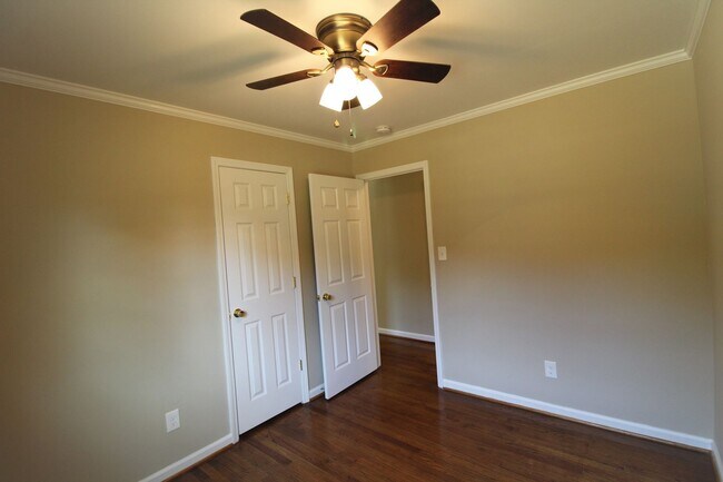 Building Photo - (Coming Soon) Cute 3 bedroom Brick Ranch in Unionville!